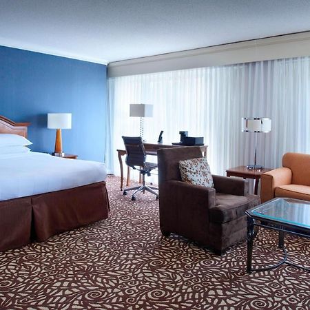 Hotel Milwaukee Marriott West à Waukesha Extérieur photo