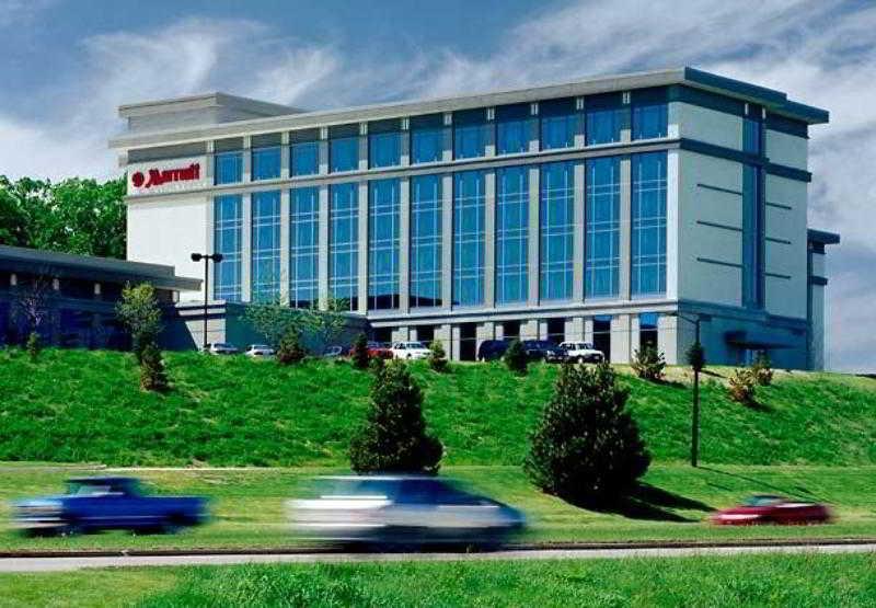 Hotel Milwaukee Marriott West à Waukesha Extérieur photo